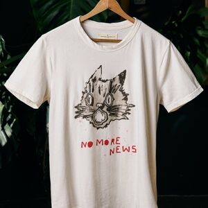 imogene + willie Cream Graphic Tee with Cat Illustration and Pink Text
